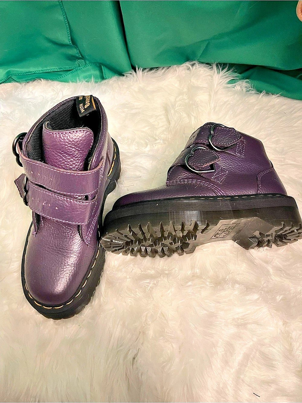 Dr. Martens Devon Heart Platform Boots Blackcurrant Purple
